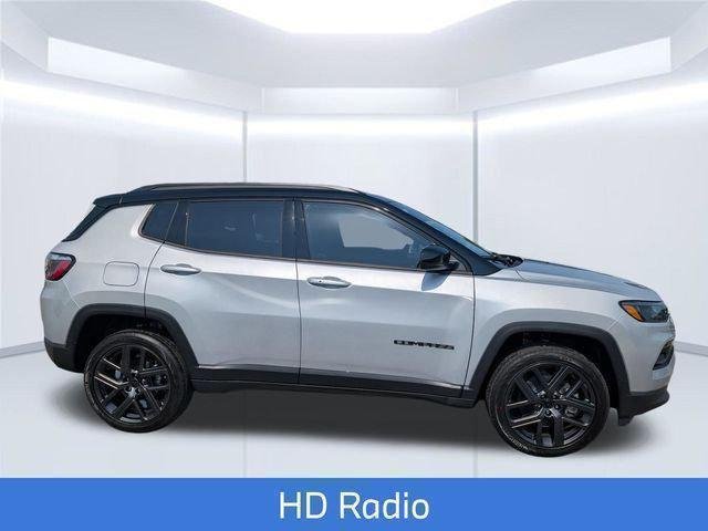 New 2026 Silver Zynith Metallic Clear-Coat Exterior Paint Jeep Limited image 8