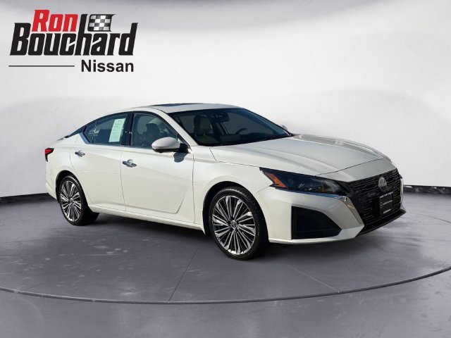 Used 2023 White Nissan 2.5 SL image 1