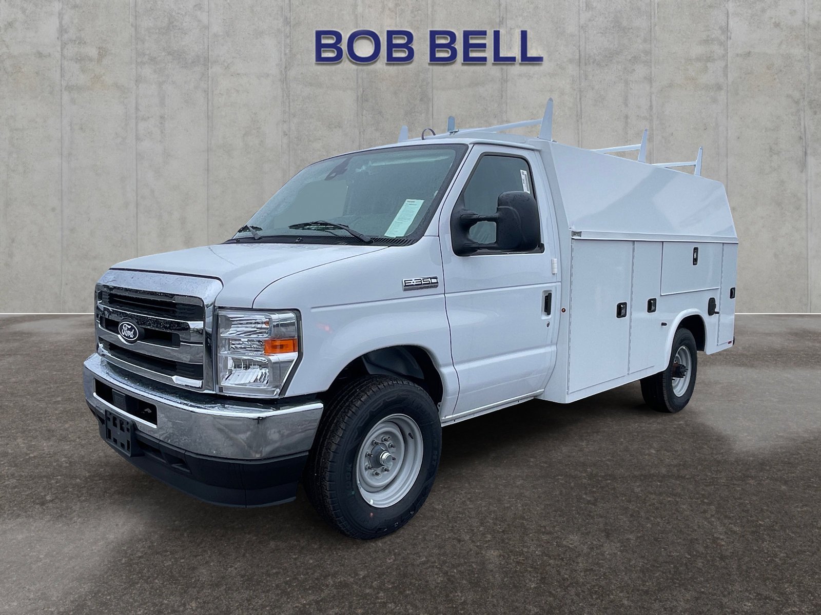2025 Ford E-Series SRW E-350 Super Duty 138 in WB's photo