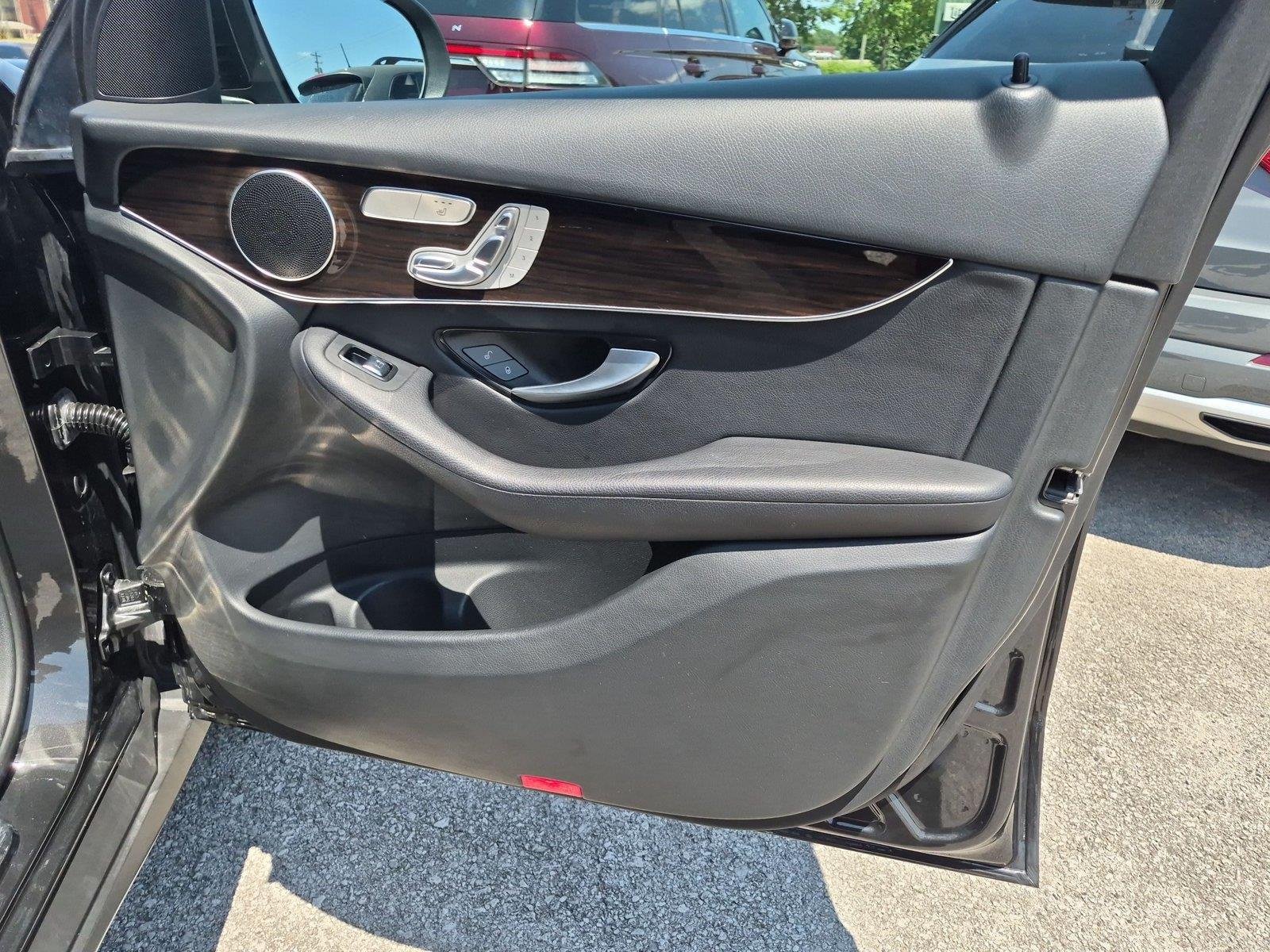 Certified Used 2022 Graphite Grey Metallic Mercedes-Benz GLC 300 image 36