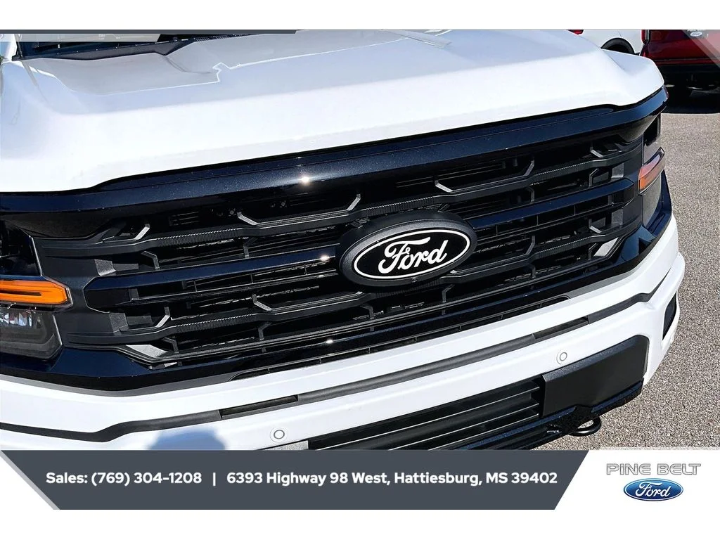 New 2026 Oxford White Ford XLT image 22
