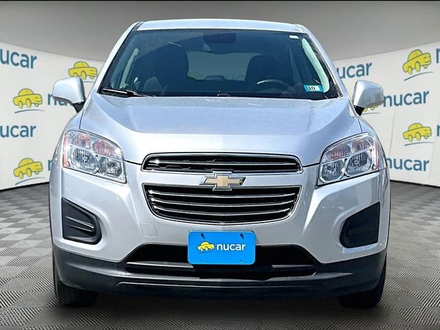 Used 2016 Silver Chevrolet LS image 3