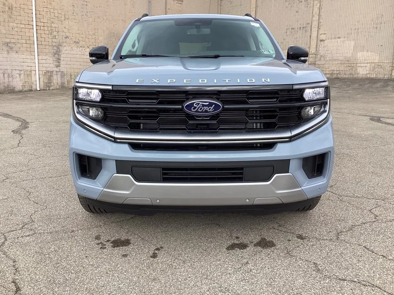 New 2026 Glacier Gray Metallic Tri-Coat Ford Platinum® image 2