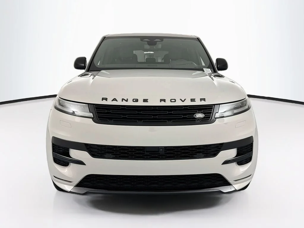 New 2026 Borasco Grey Land Rover Dynamic SE image 3
