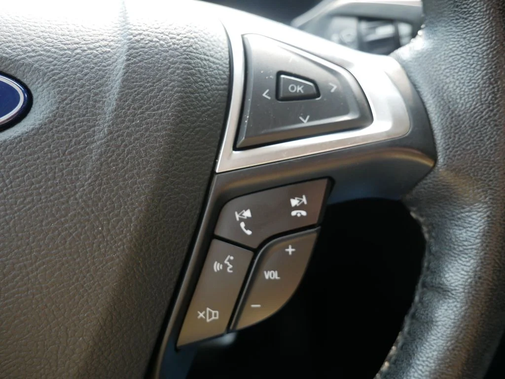 Certified Used 2020 Black Ford SEL image 18
