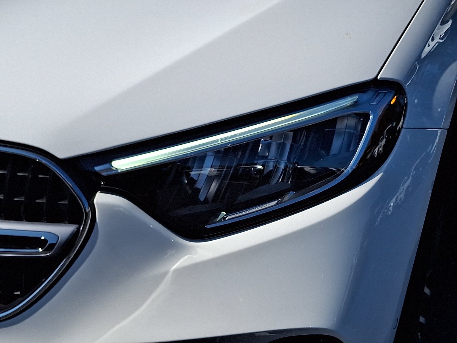 New 2027 Polar White Mercedes-Benz GLC 300 image 30