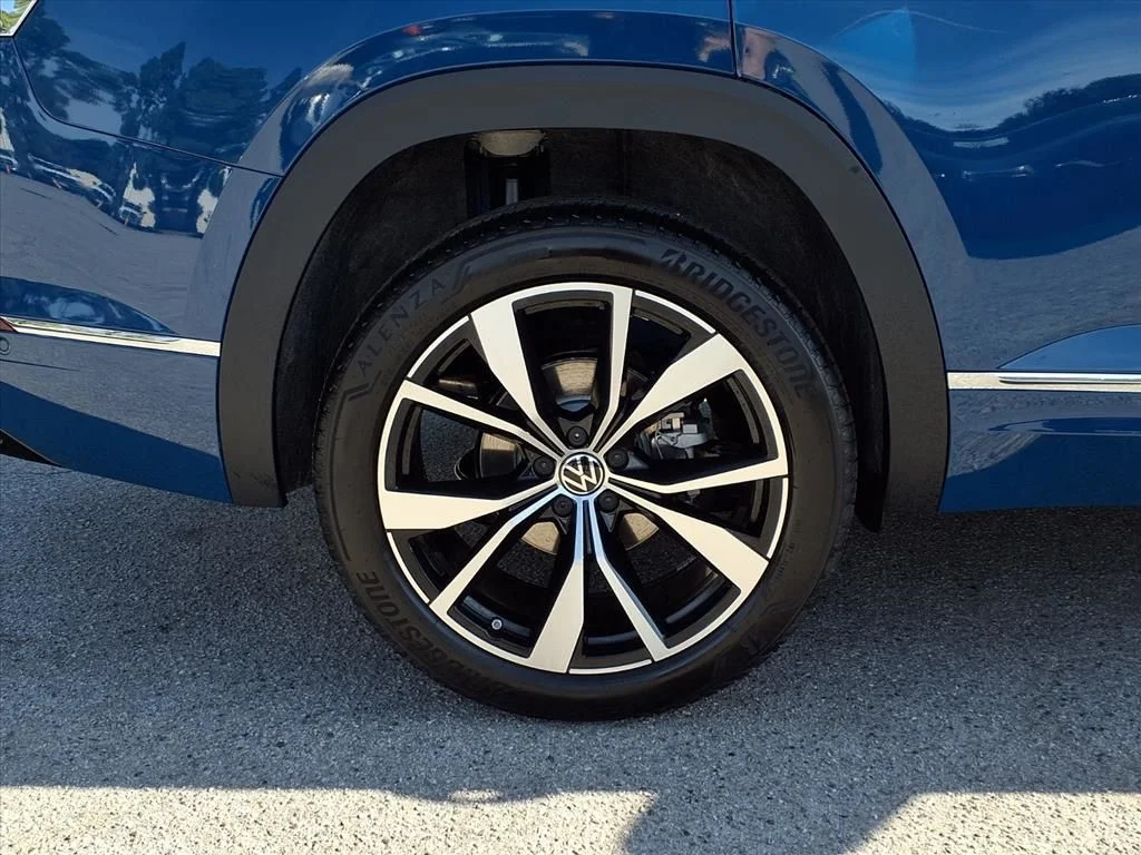 New 2026 Mountain  Lake Blue Metallic Volkswagen 2.0T SEL Premium R-Line image 4