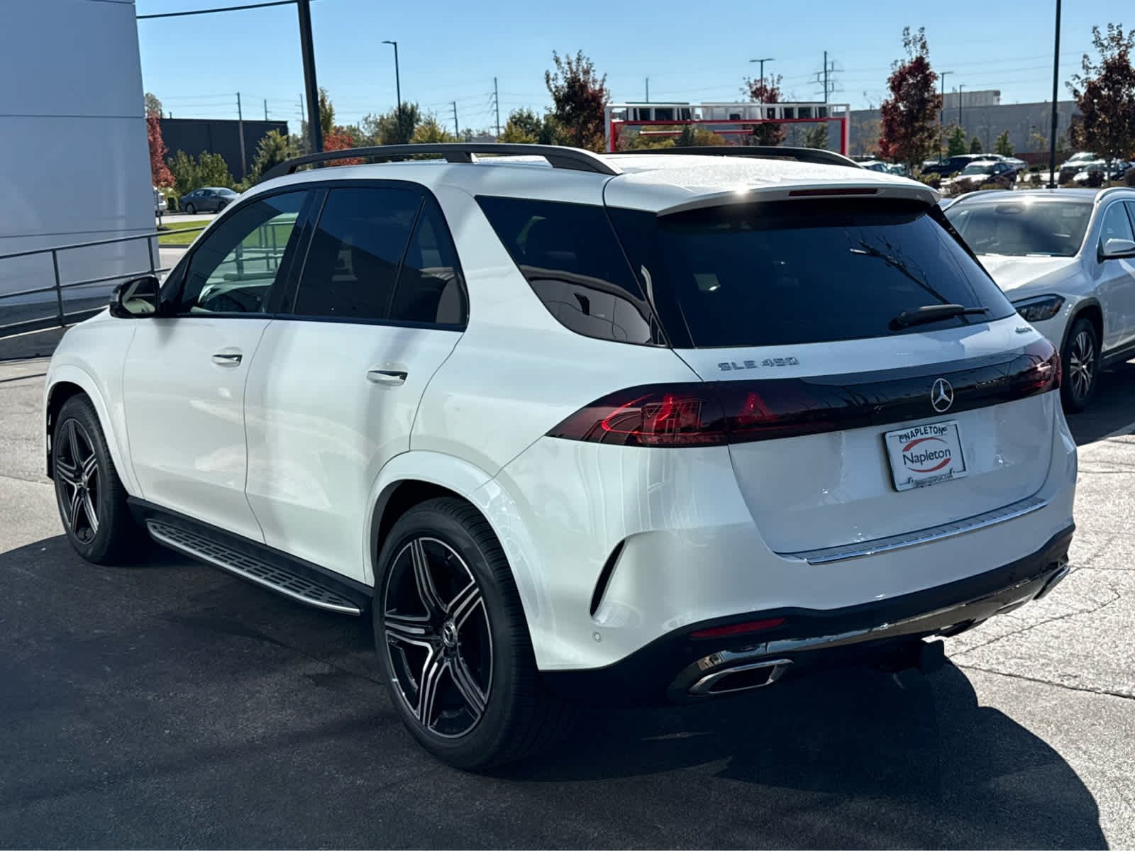 New 2027 MANUFAKTUR Moonlight White Metallic Mercedes-Benz GLE 450 image 7