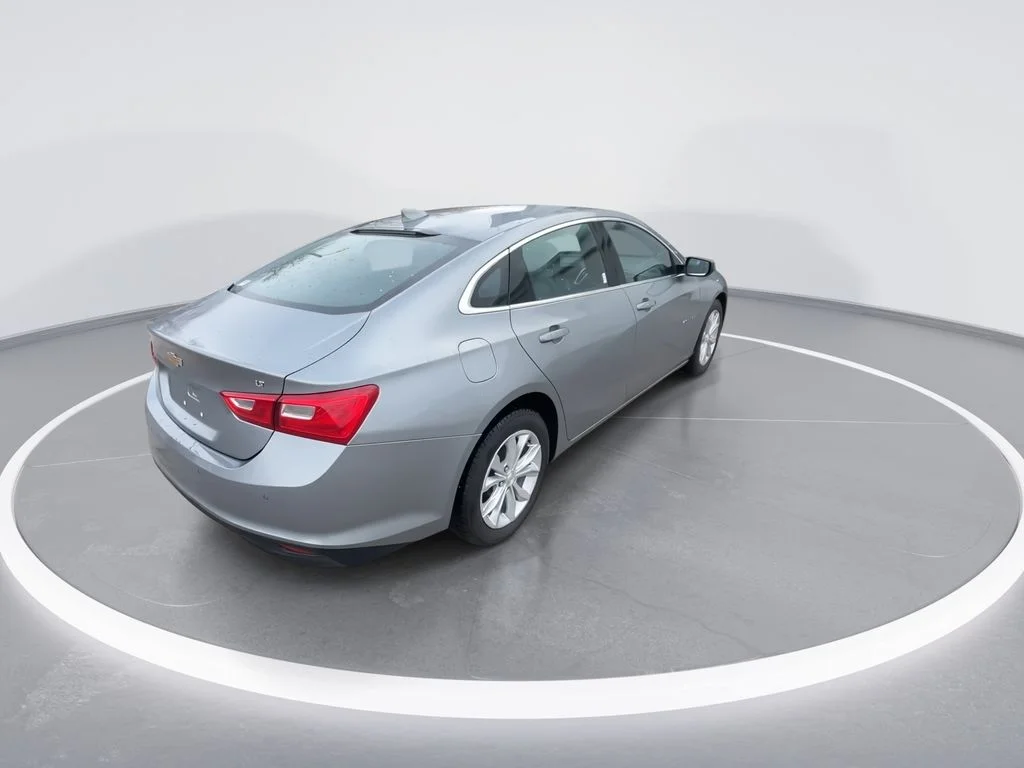 Used 2024 Gray Chevrolet LT image 8
