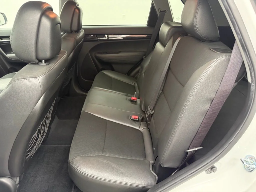 Used 2012 White Kia EX image 35