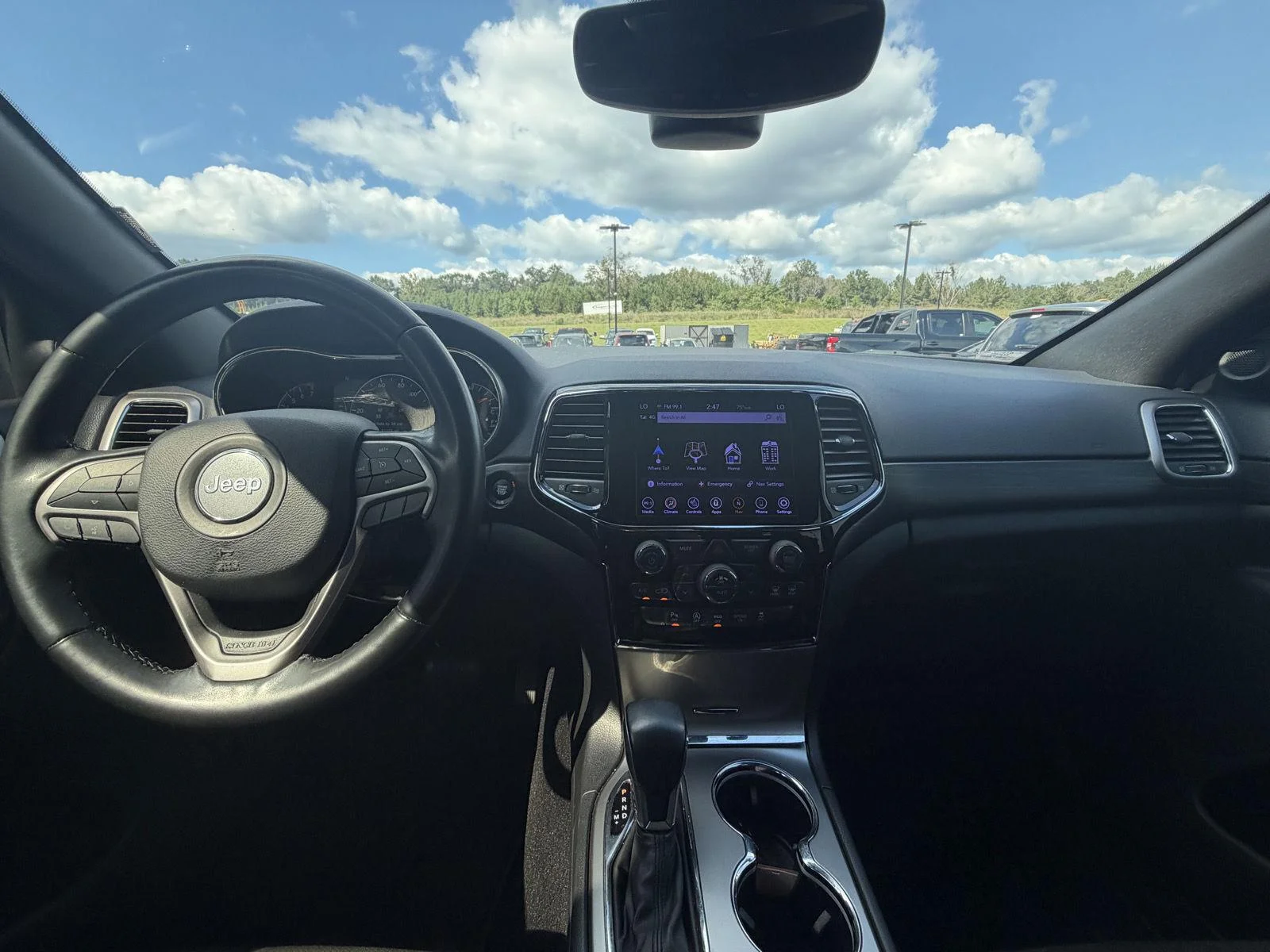 Used 2020 Diamond Black Crystal Pearlcoat Jeep Altitude image 7