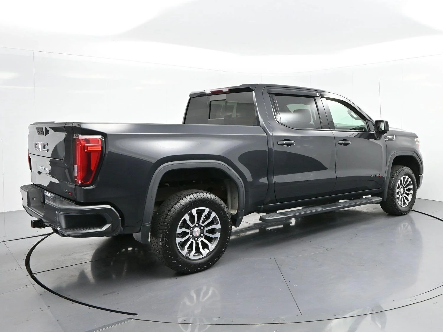 Used 2020 CARBON BLACK METALLIC GMC AT4 image 7