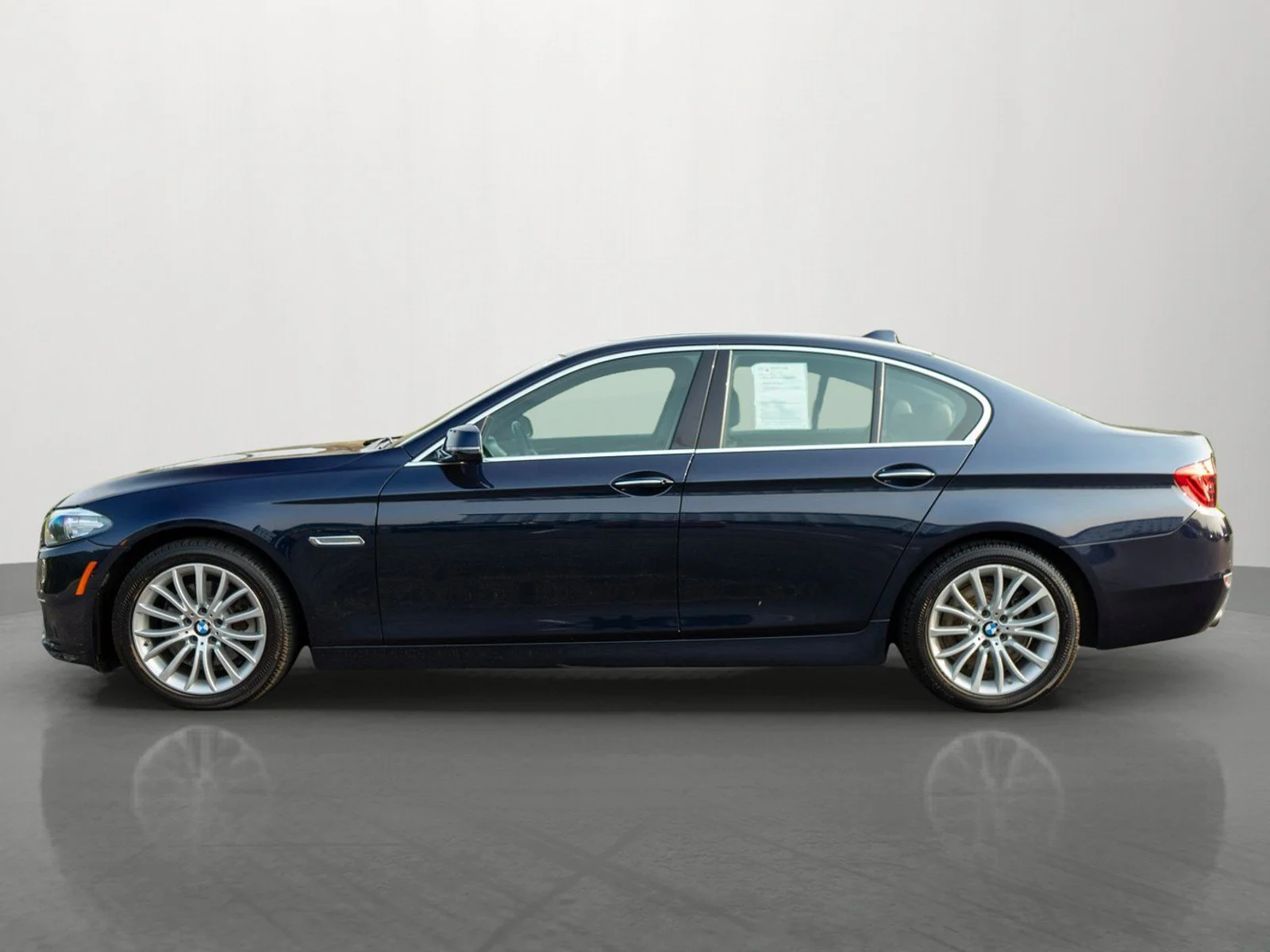 Used 2014 Imperial Blue Metallic BMW 528i xDrive image 4