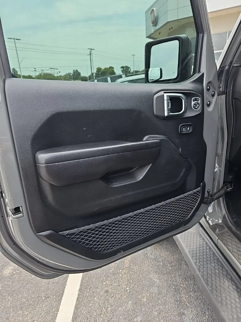 Used 2020 Sting-Gray Clearcoat Jeep Willys image 6