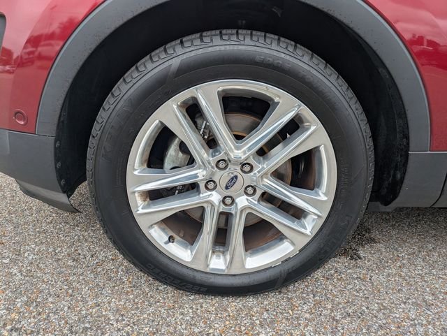 Used 2017 Red Ford Limited image 12