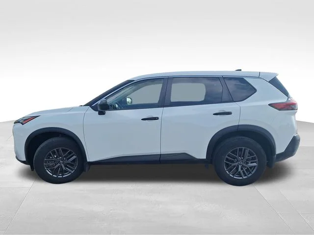 Used 2023 White Nissan S image 5