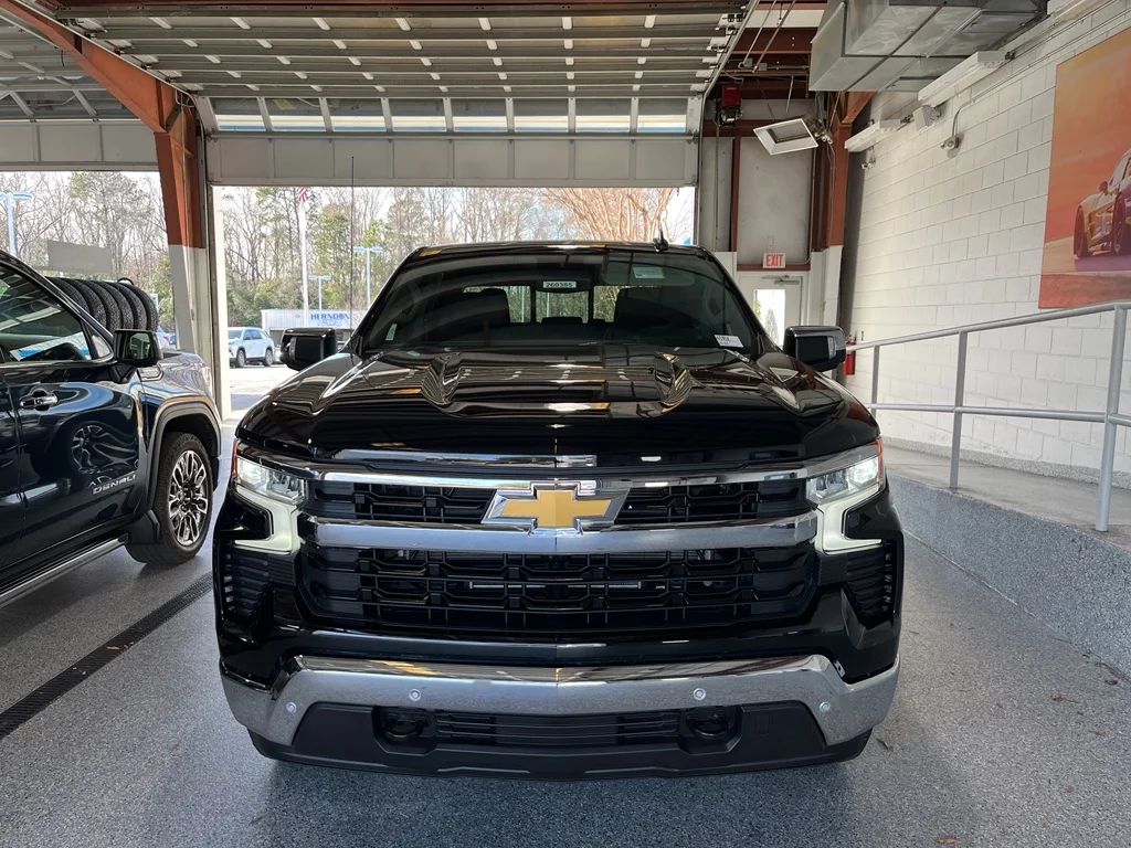 2026 Chevrolet Silverado 1500 LT - Photo 2