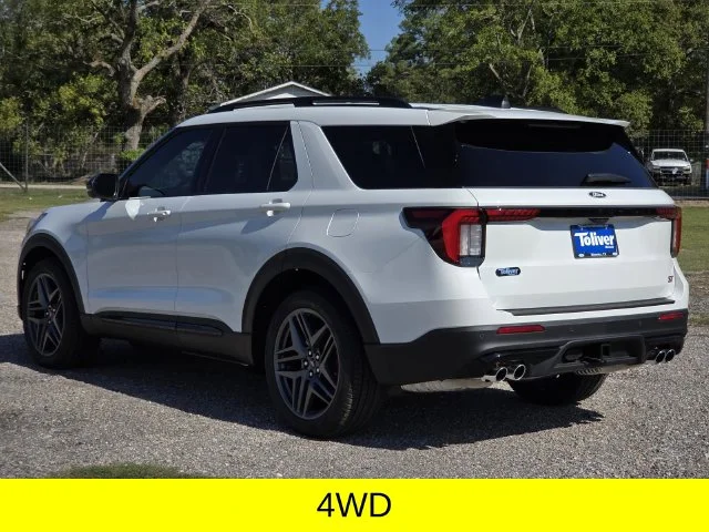 New 2027 Star White Metallic Tri-Coat Ford ST image 4