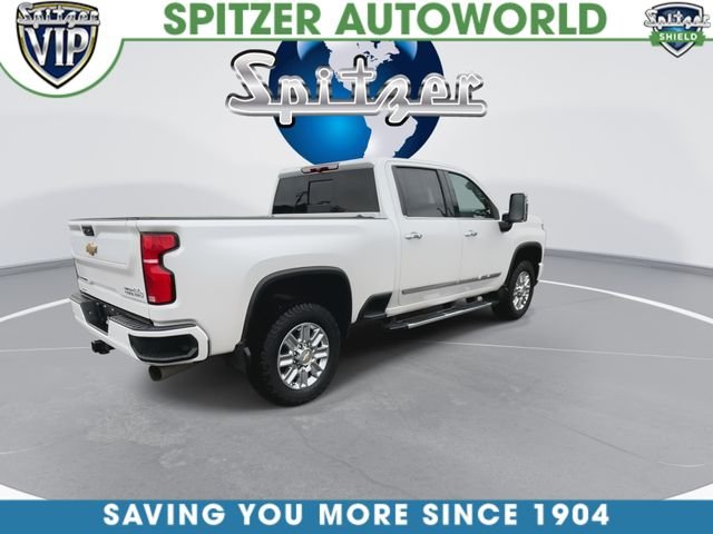 Used 2024 Beige Chevrolet High Country image 8