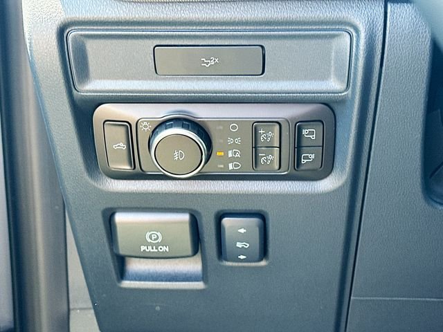 New 2026 Oxford White Ford Lariat image 10