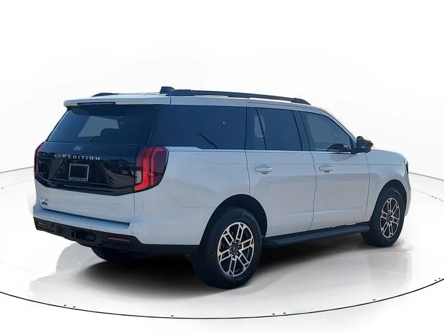 New 2026 Oxford White Ford Active image 5