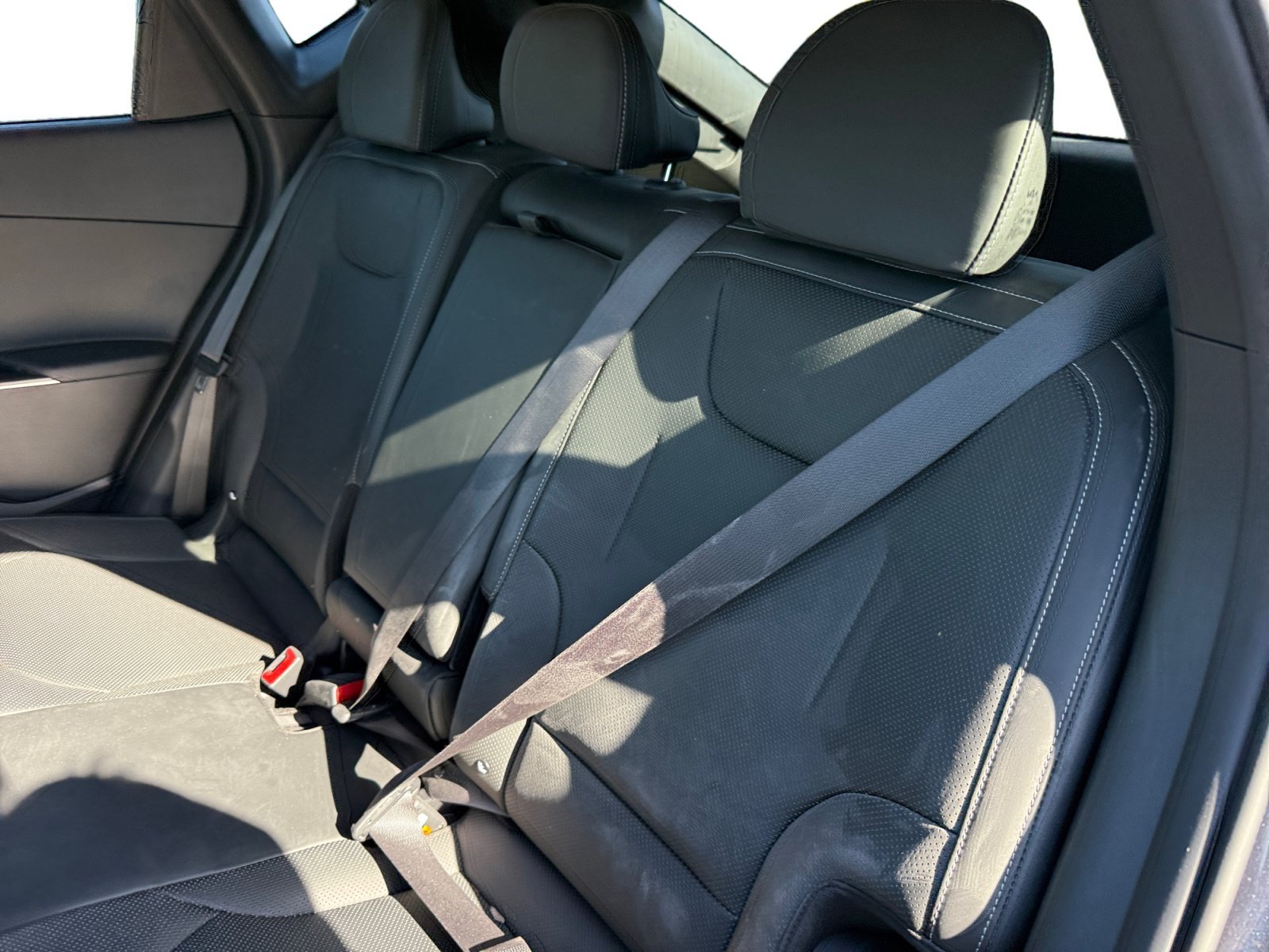 Used 2022 Blue Kia Wind image 16