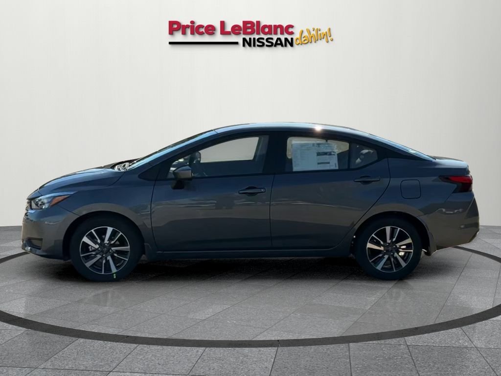 2025 Nissan Versa 1.6 SV photo 3