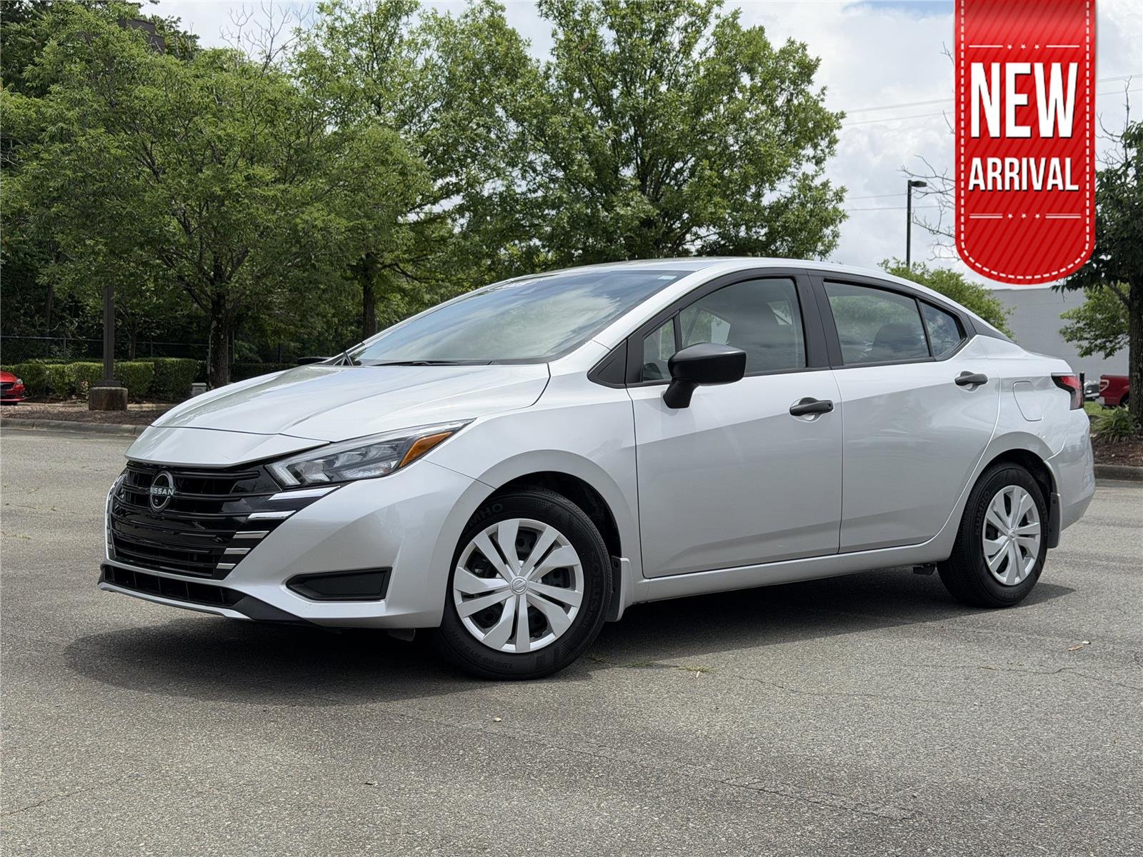 2025 Nissan Versa 1.6 S CVT's photo
