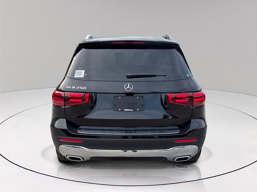 New 2026 Night Black Mercedes-Benz GLB 250 image 5