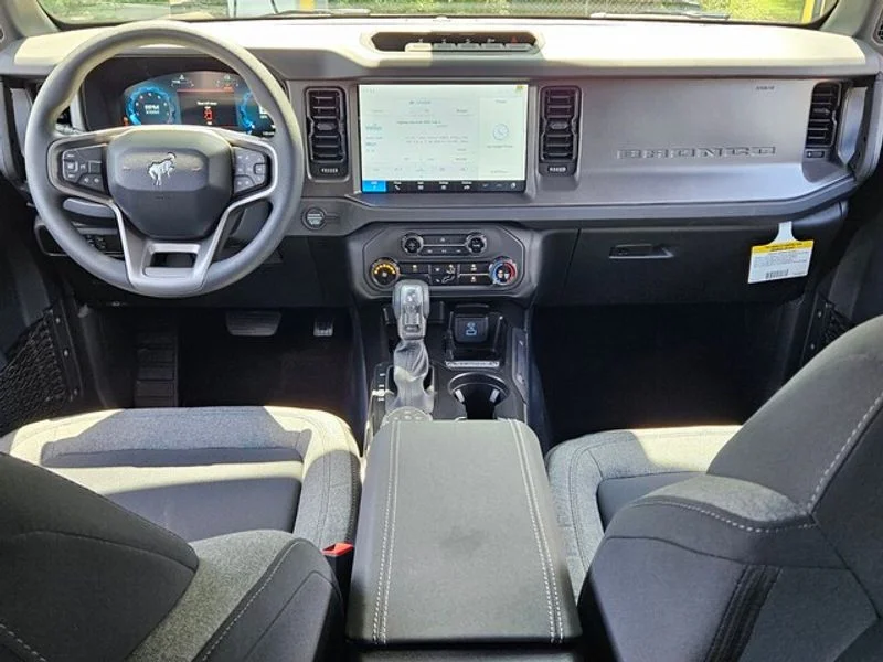 2025 Ford Bronco 4-Door Base - Photo 10