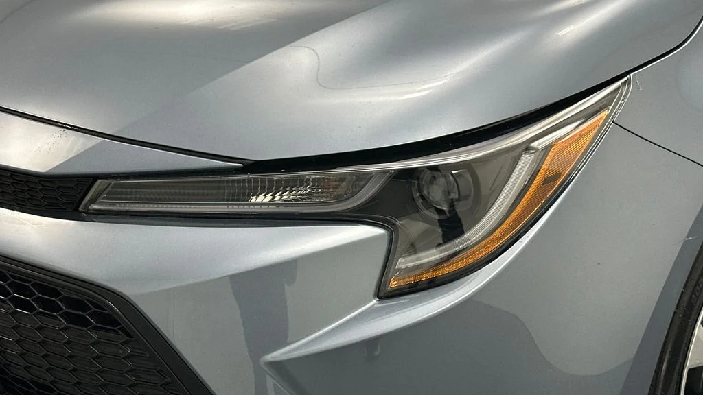 Certified Used 2021  Toyota LE image 15