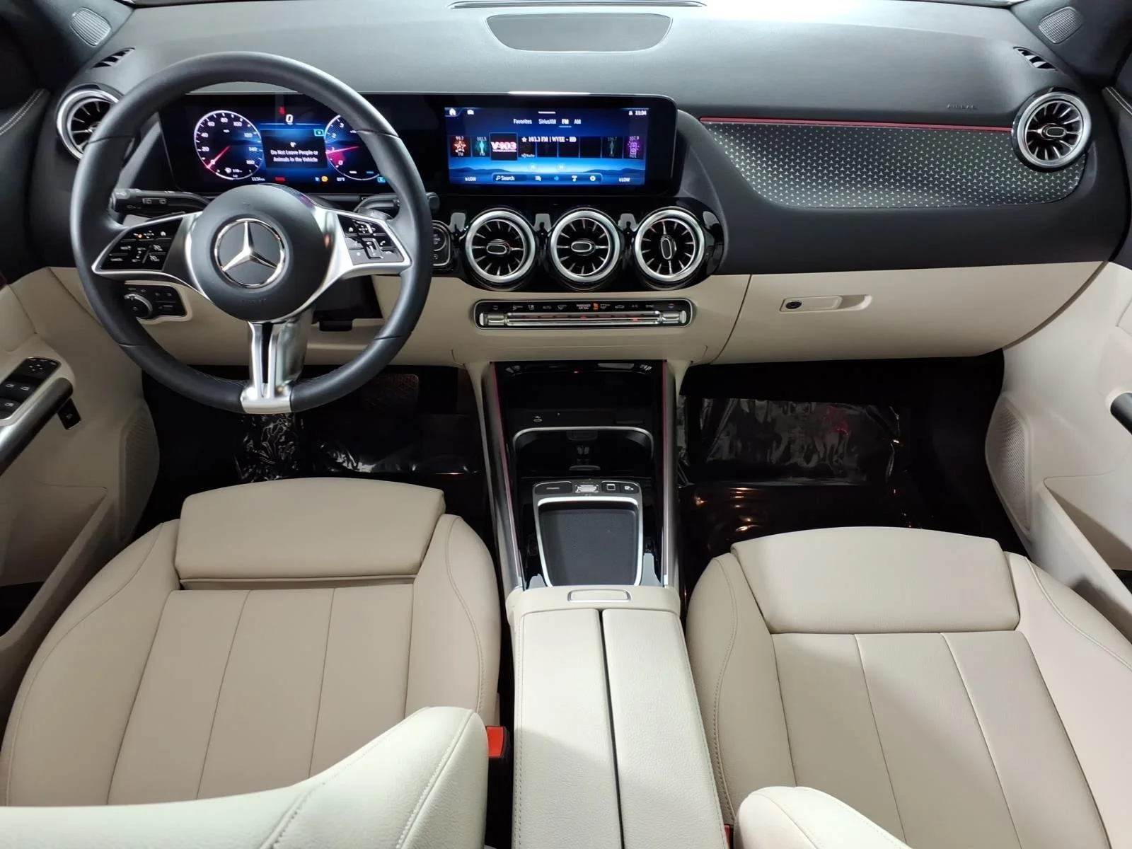 Used 2025 Polar White Mercedes-Benz GLA 250 image 19