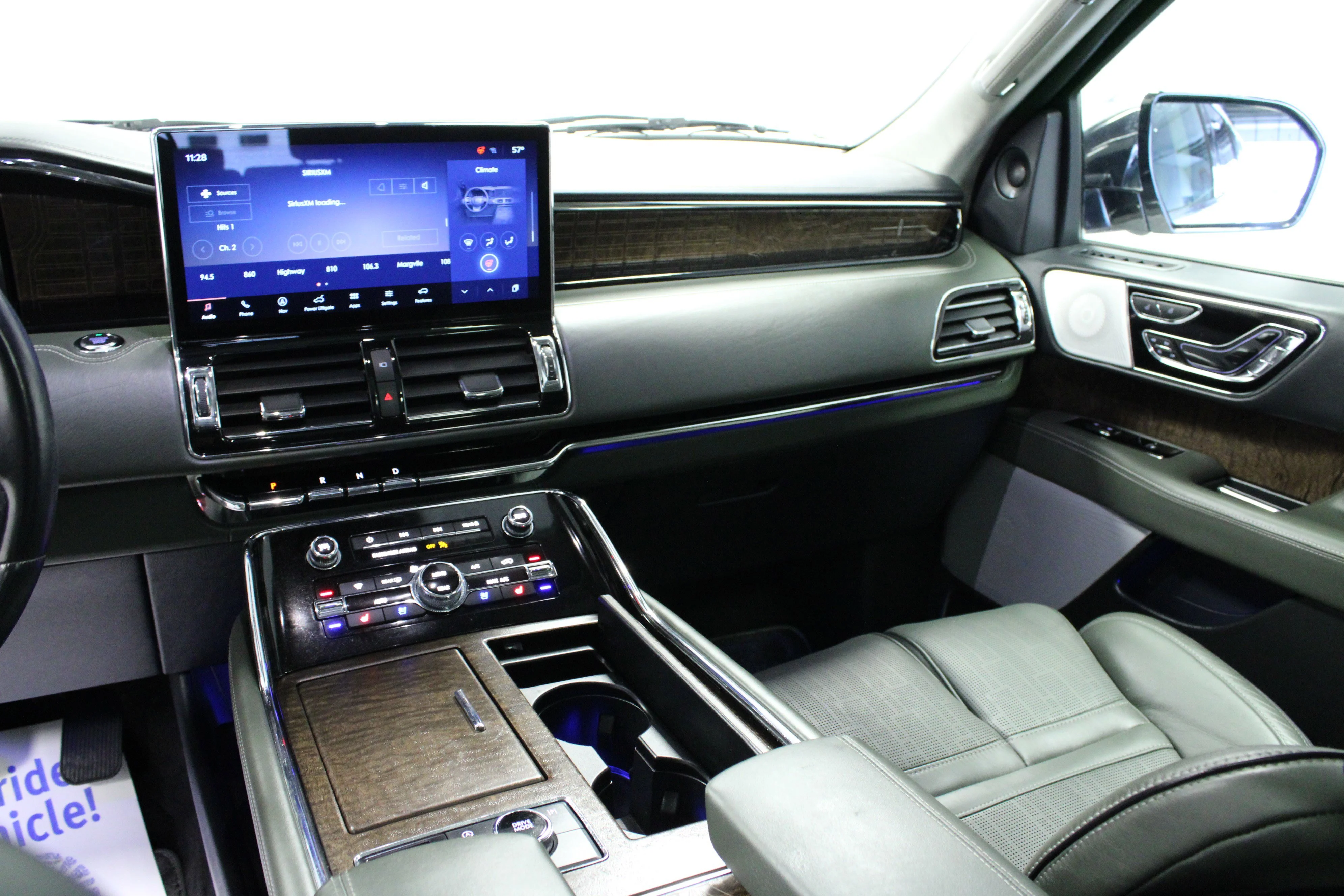 Used 2022 White Metallic Lincoln Black Label image 20