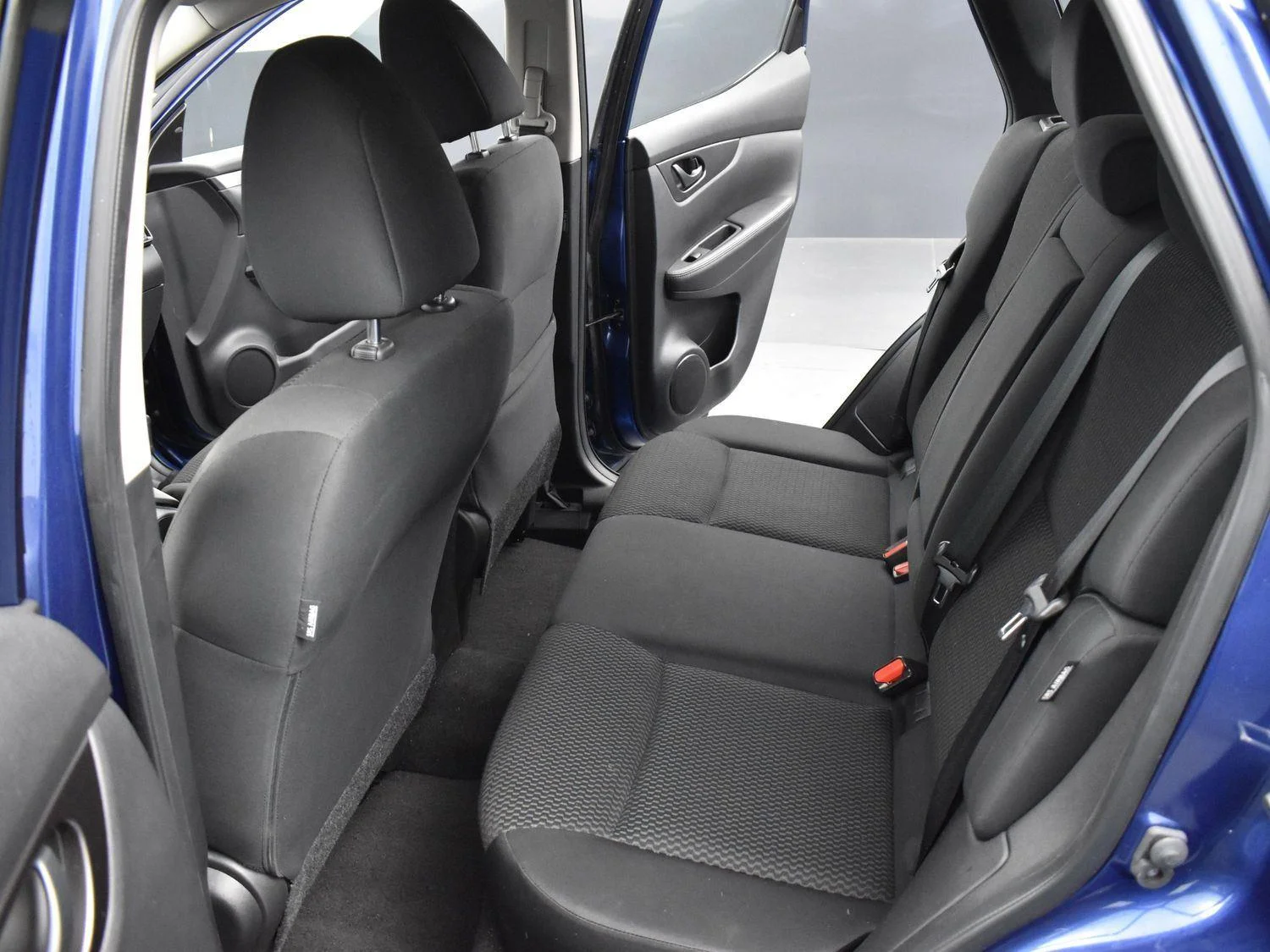 Used 2022 Caspian Blue Metallic Nissan S image 27