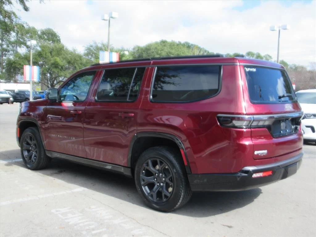 New 2026 Velvet Red Pearl-Coat Exterior Paint Jeep Limited Altitude image 4