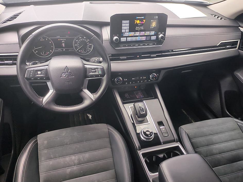 Used 2024 White Mitsubishi SE 2.5 S-AWC image 28