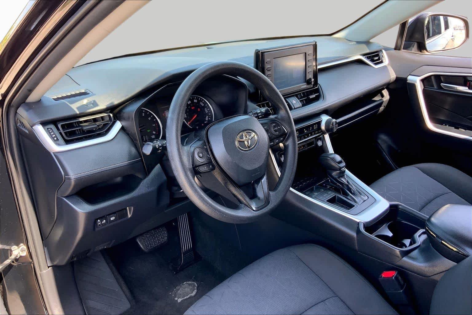Used 2020 Midnight Black Metallic Toyota XLE image 17