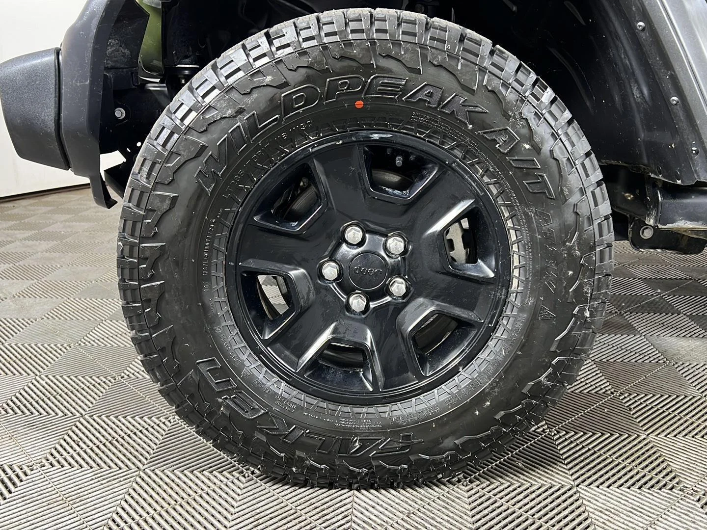 Used 2023 Sarge Green Clearcoat Jeep Mojave image 24