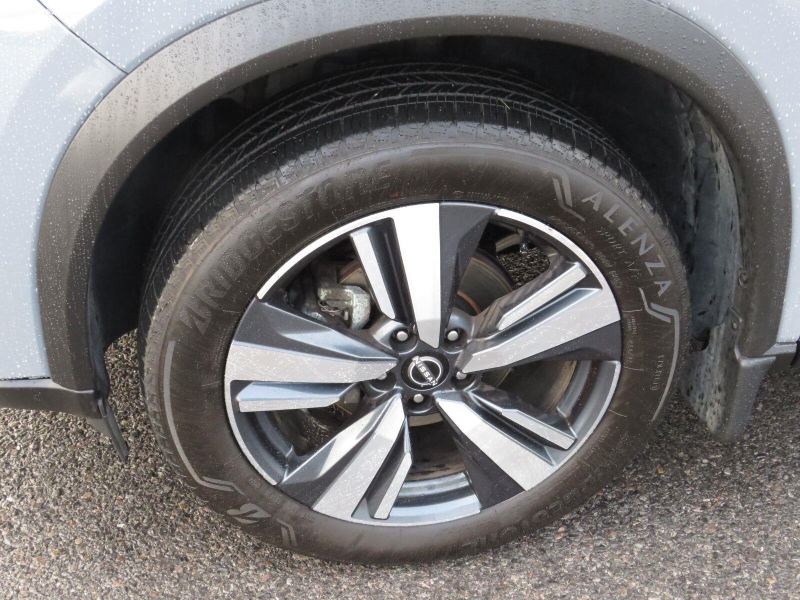 Used 2024 Boulder Gray Pearl Nissan SL image 15