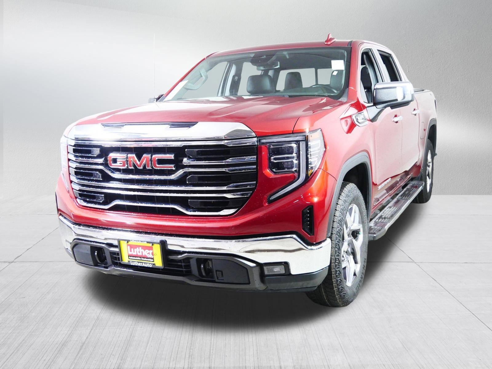 Used 2023 Volcanic Red Tintcoat GMC SLT image 3