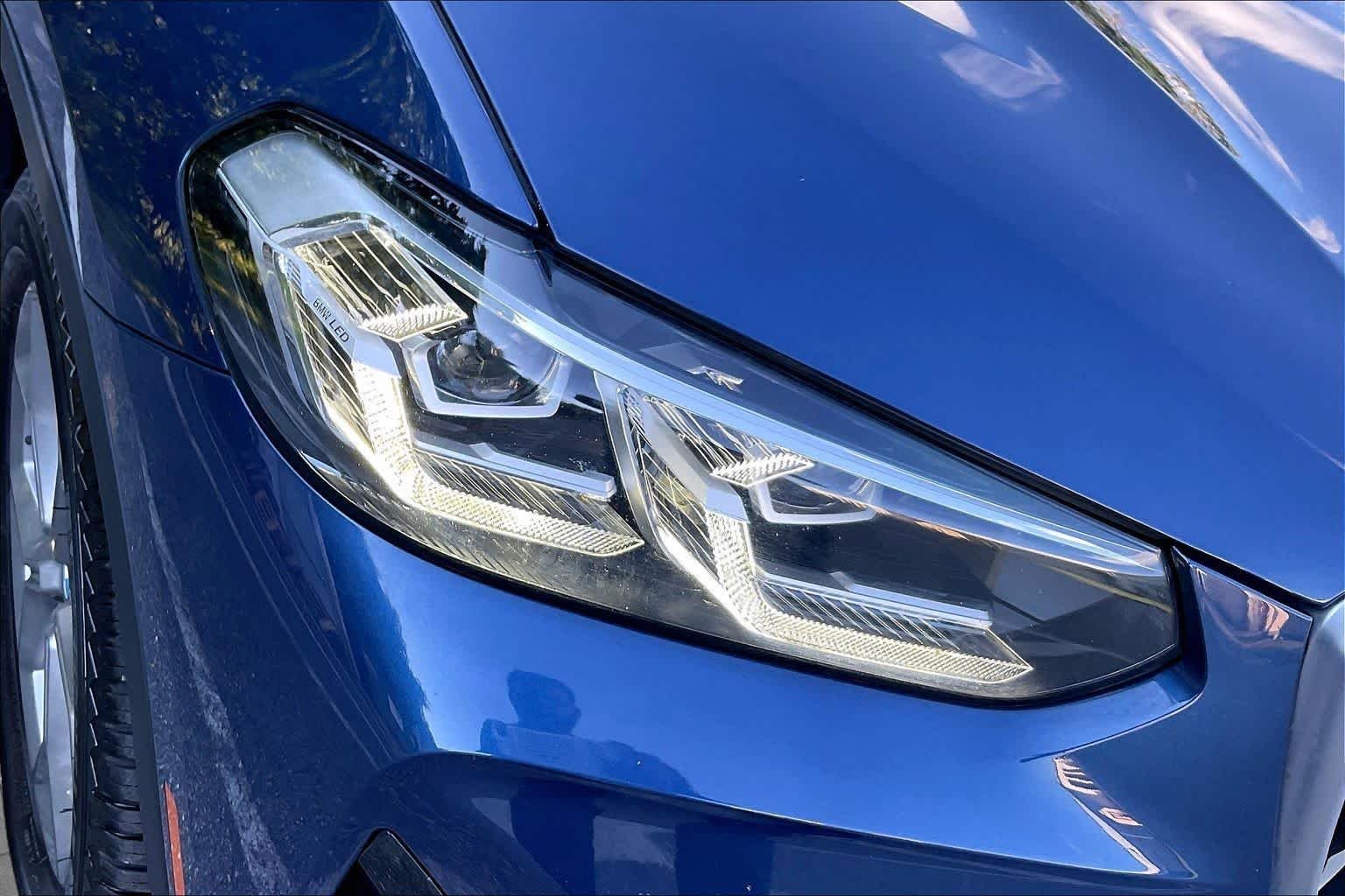 Used 2022 Phytonic Blue Metallic BMW xDrive30i image 26