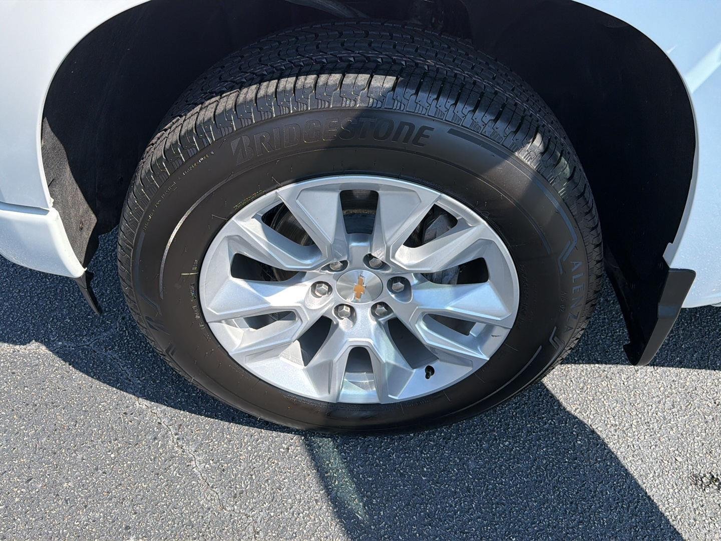 Used 2025 Summit White Chevrolet Custom image 32