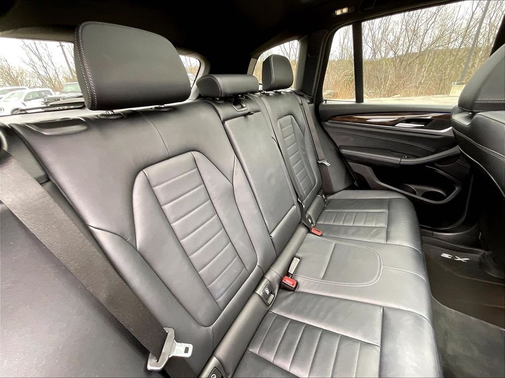 Used 2022 White BMW xDrive30i image 15