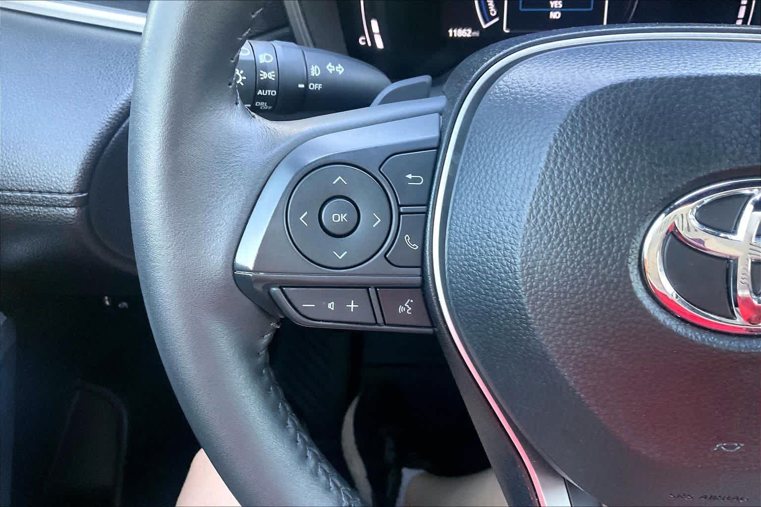 Used 2025 Wind Chill Pearl Toyota Hybrid XSE image 24
