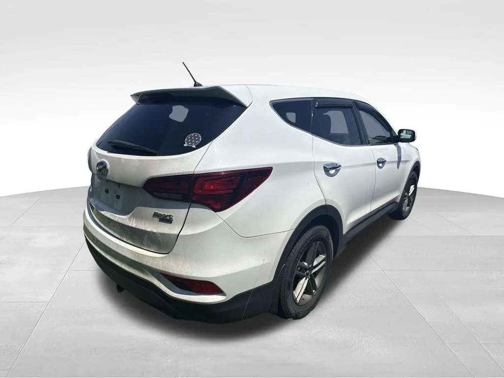 Used 2018 White Hyundai 2.4 Base image 2