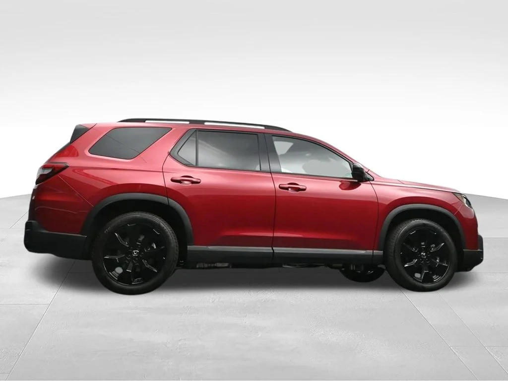 New 2026 Radiant Red Metallic II Honda Black Edition image 30