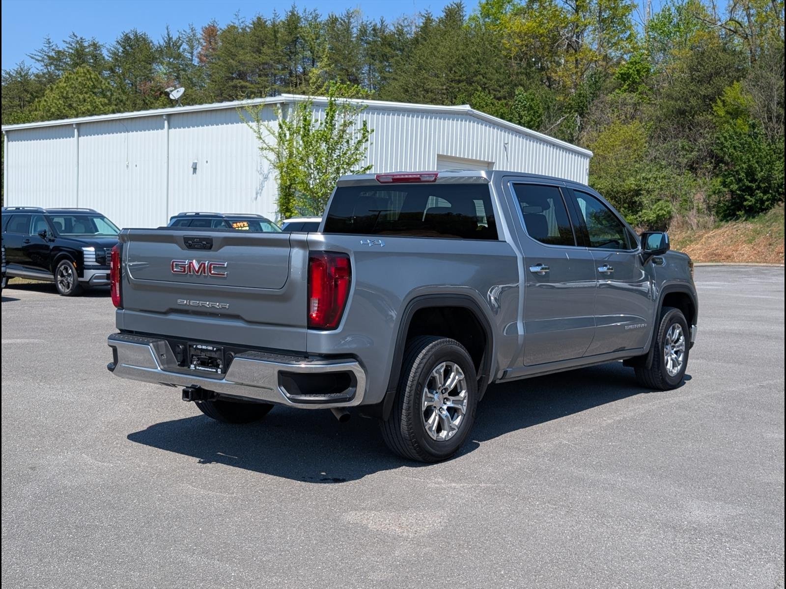 2025 GMC Sierra 1500 SLT - Photo 7