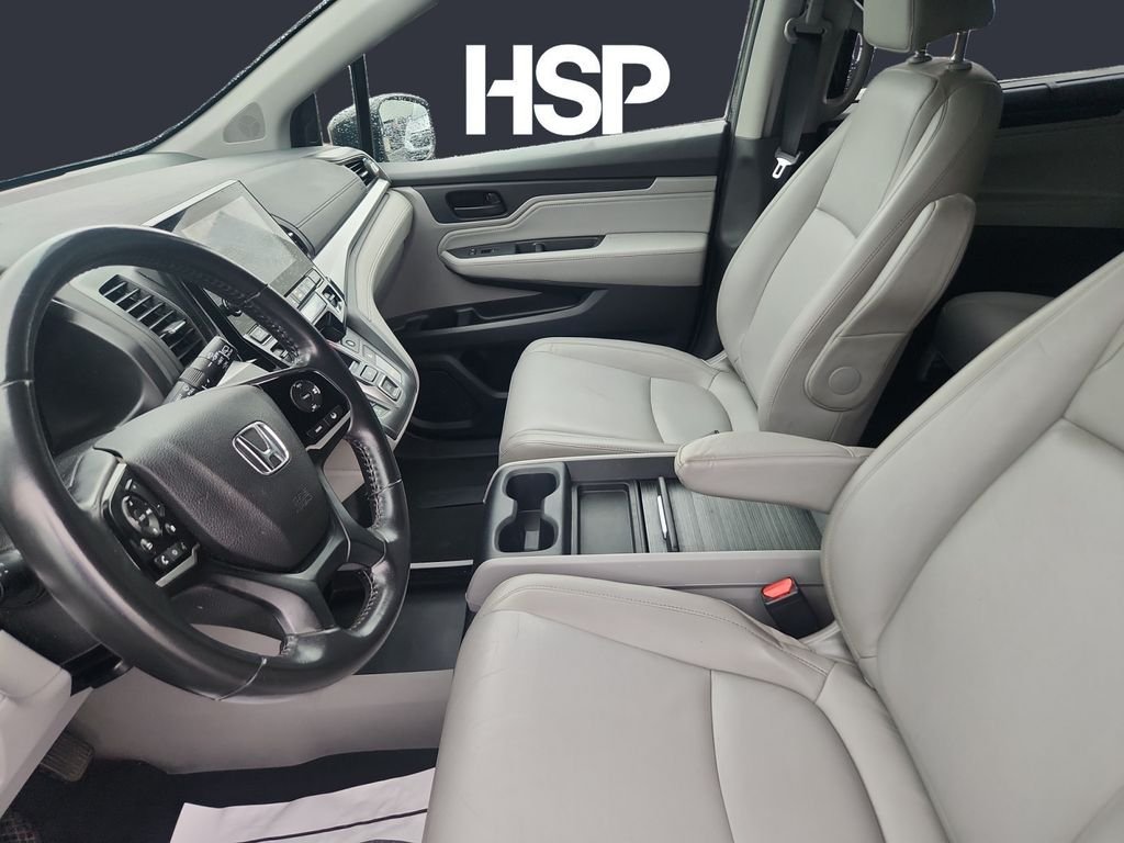 Used 2018 Crystal Black Pearl Honda Touring image 9