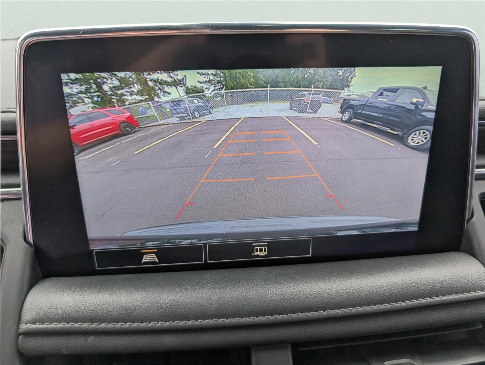 Used 2021 BLACK Chevrolet Z71 image 18