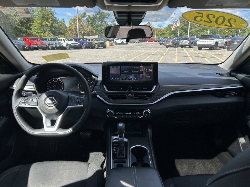 Used 2025 Gray Nissan 2.5 SV image 17